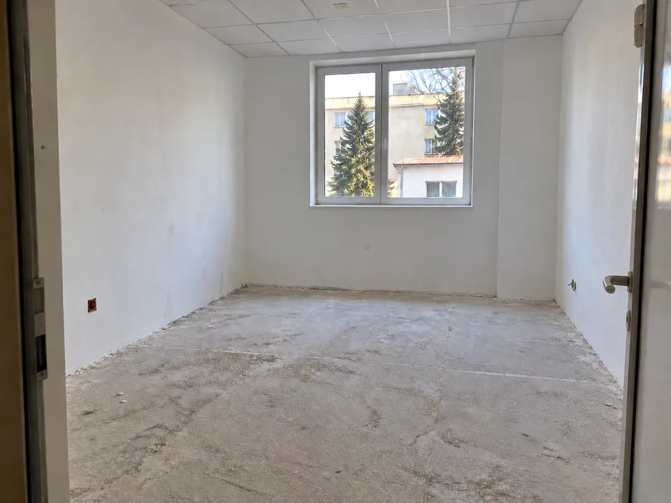 Pereți finisați înainte de montarea pardoselii